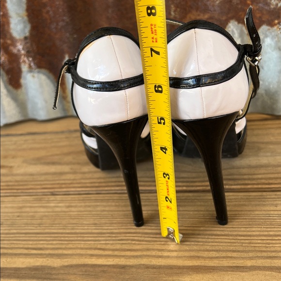 Deb's Black and White Platform Shoes, Womens size 8 - Picture 5 of 16